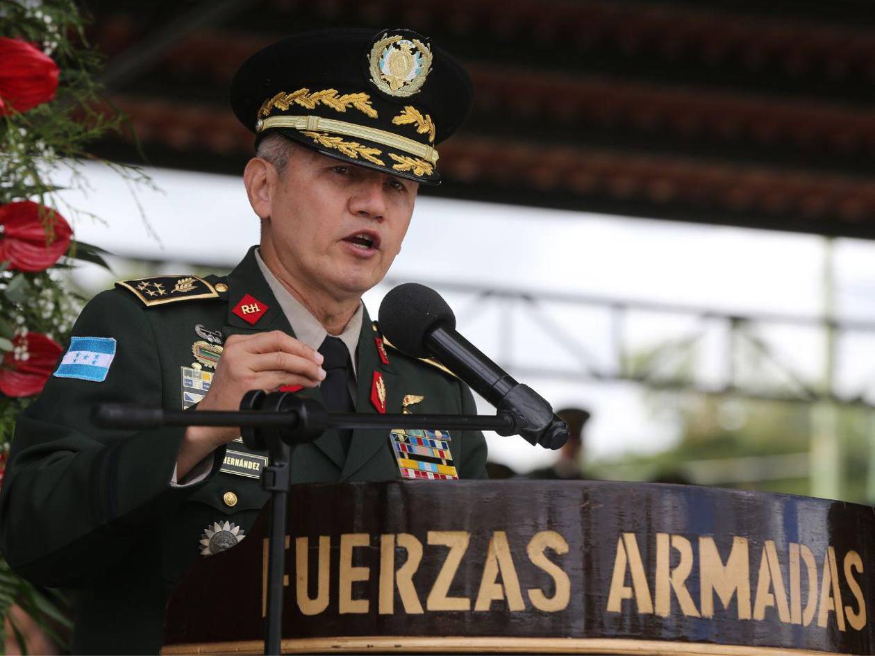 Roosevelt Hernández descalifica a periodistas y revela intolerancia militar