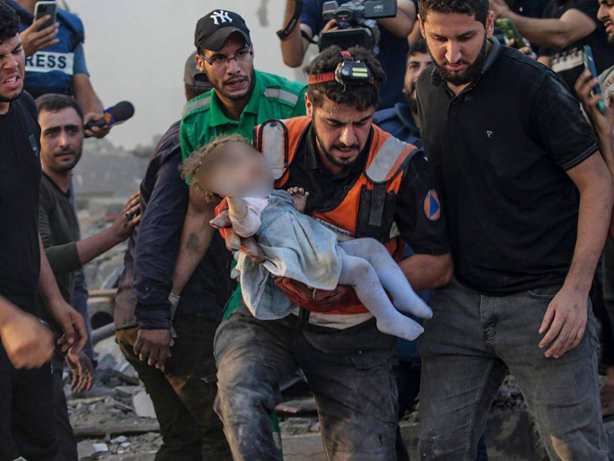 Algunos esperaban ayuda alimentaria: 50 palestinos mueren en ataques israelíes