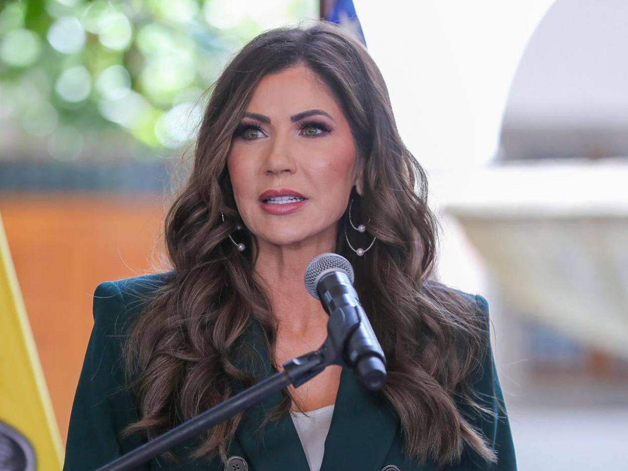 Kristi Noem responde a episodio de South Park: solo los extremistas hacen eso