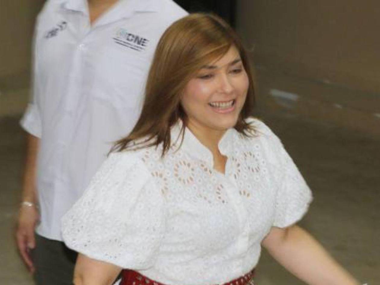 Libre podría sacar ventaja para reemplazar a Ana Paola Hall en el CNE