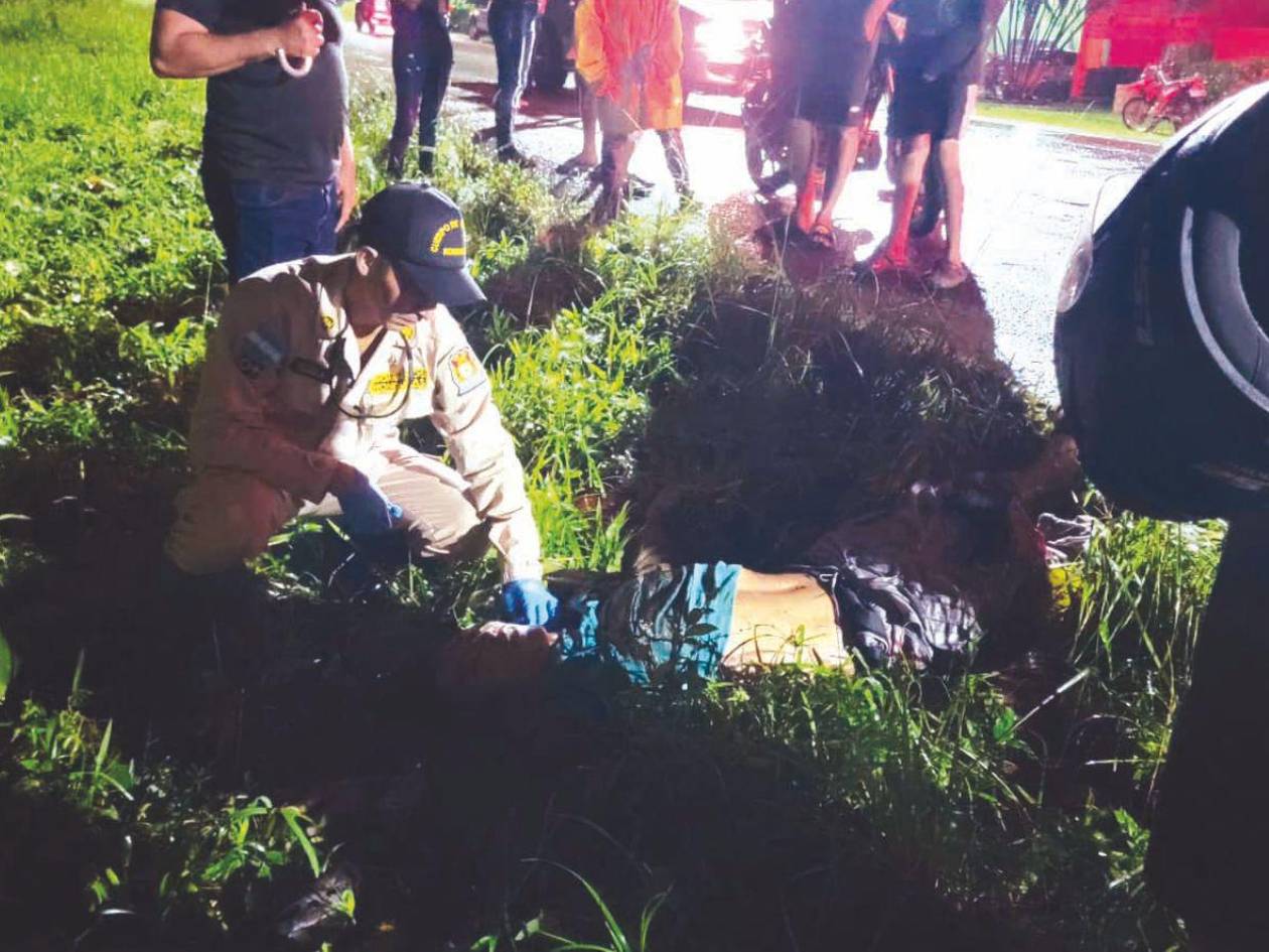 Motociclista muere atropellado por una patrulla de carretera en La Masica