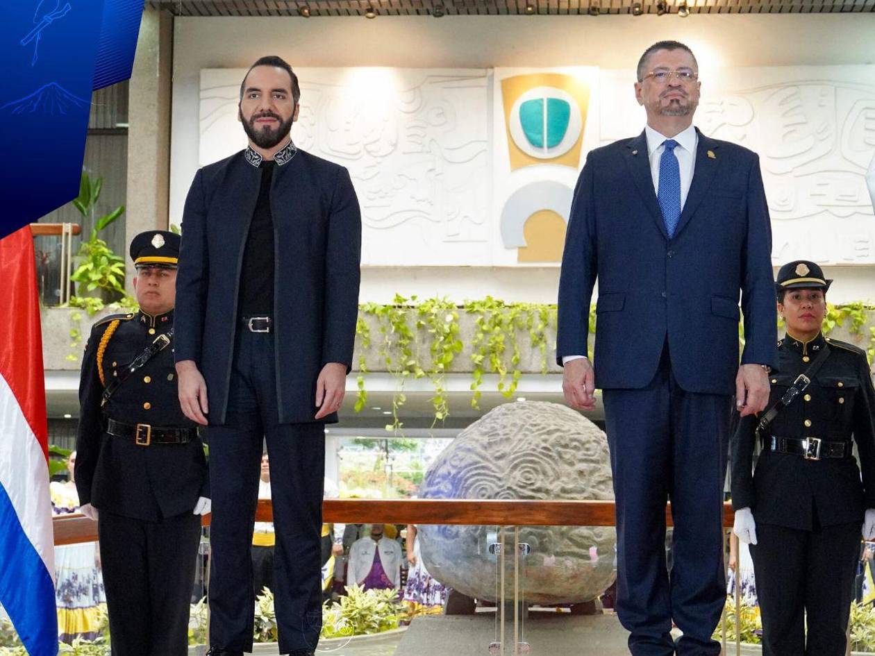 Rodrigo Chaves llega a El Salvador para reunirse con Bukele y visitar el Cecot