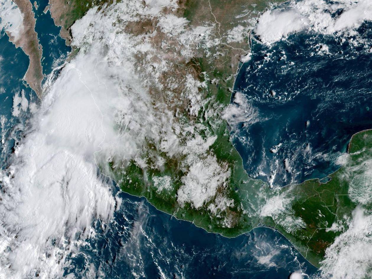 Tormenta tropical Lorena se forma en el Pacífico