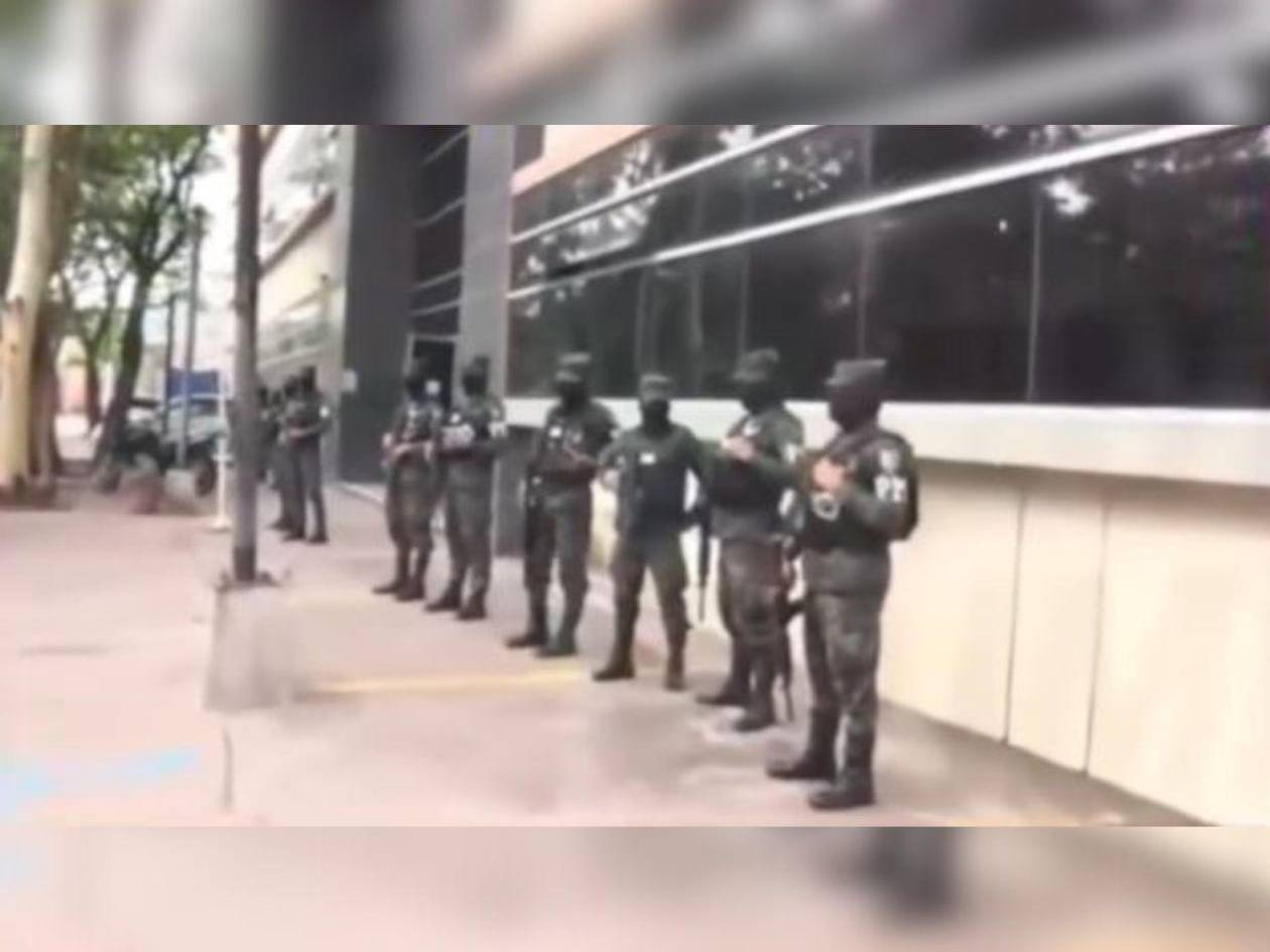 Familiares de pandilleros muertos en enfrentamiento en El Lolo amenazan a médicos forenses