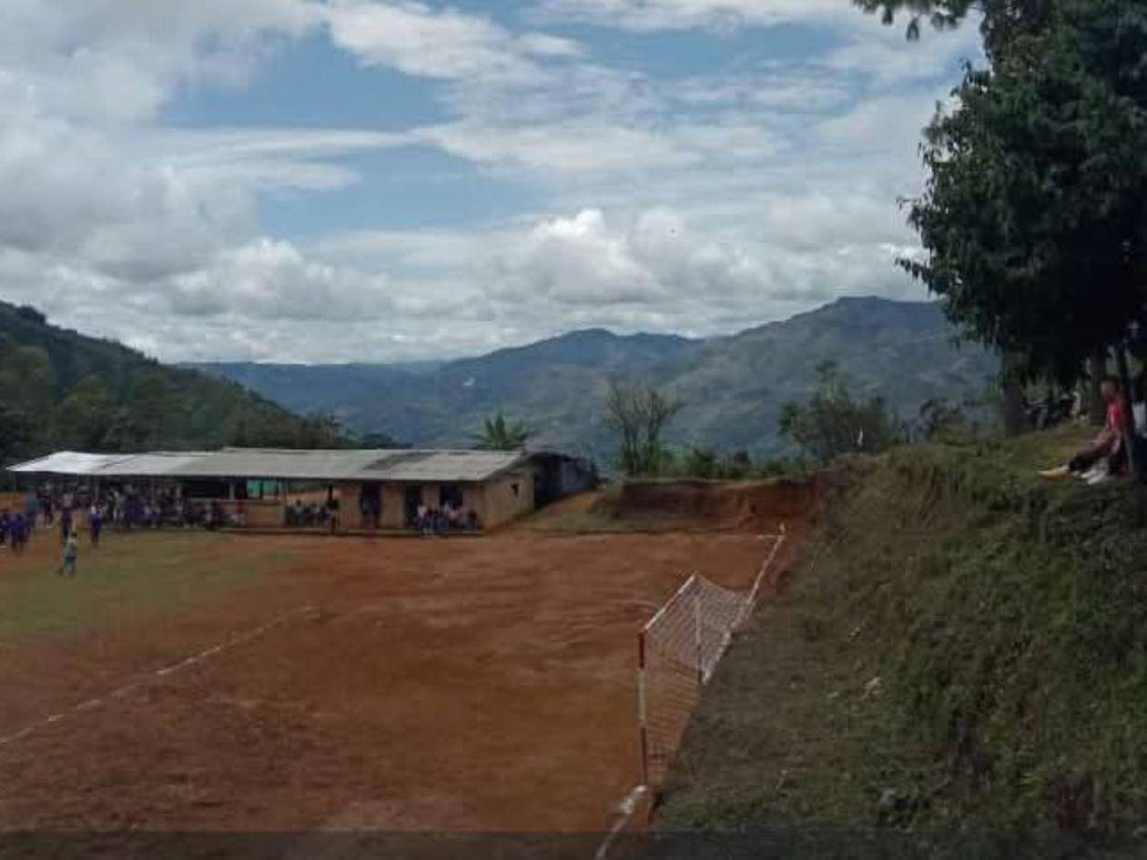 Rayo mata a cinco personas durante un partido de fútbol en Colombia