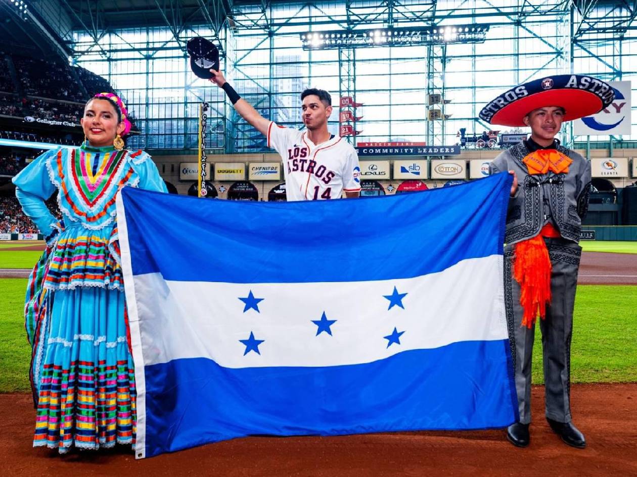 Astros de Houston rinden homenaje a Mauricio Dubón durante el mes de independencia de Honduras
