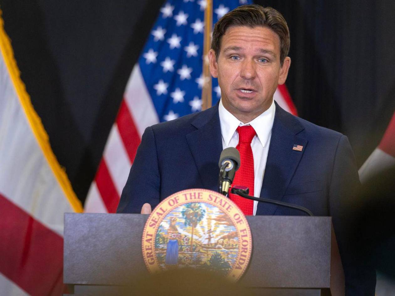 DeSantis solicita poderes especiales para expulsar a indocumentados de EUA, según diario