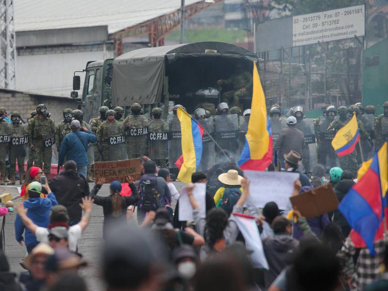 Ecuador inicia su cuarta semana de protestas contra Noboa, que permanece intransigente