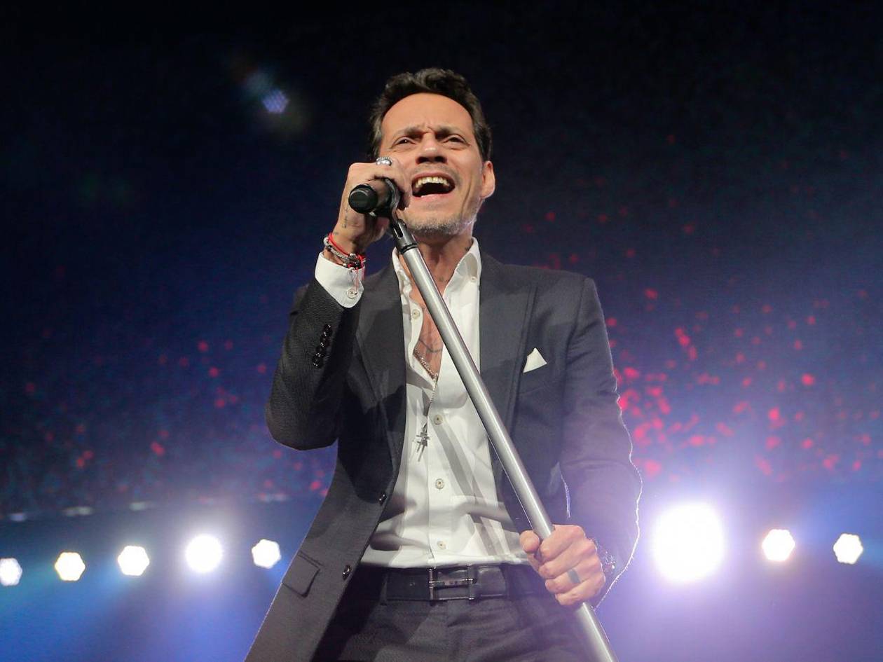 Marc Anthony pone al público en pie porque la salsa se goza y se baila