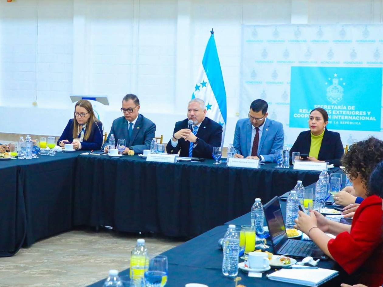 Gobierno y Cámara de Comercio se reúnen en busca de soluciones por masivas deportaciones