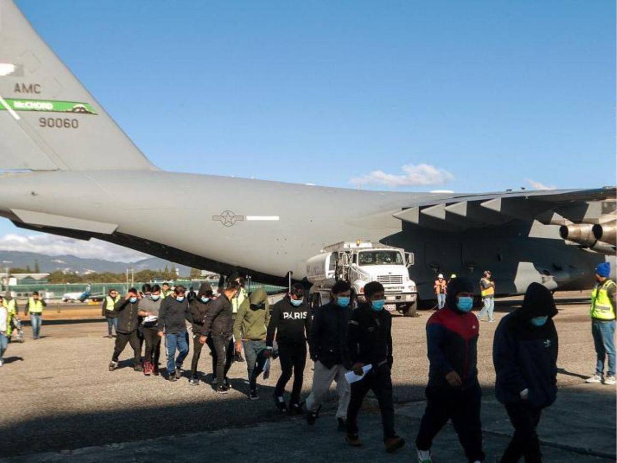 “Dos vuelos con 126 migrantes deportados en la era Trump, ingresarán este viernes”: canciller Reina