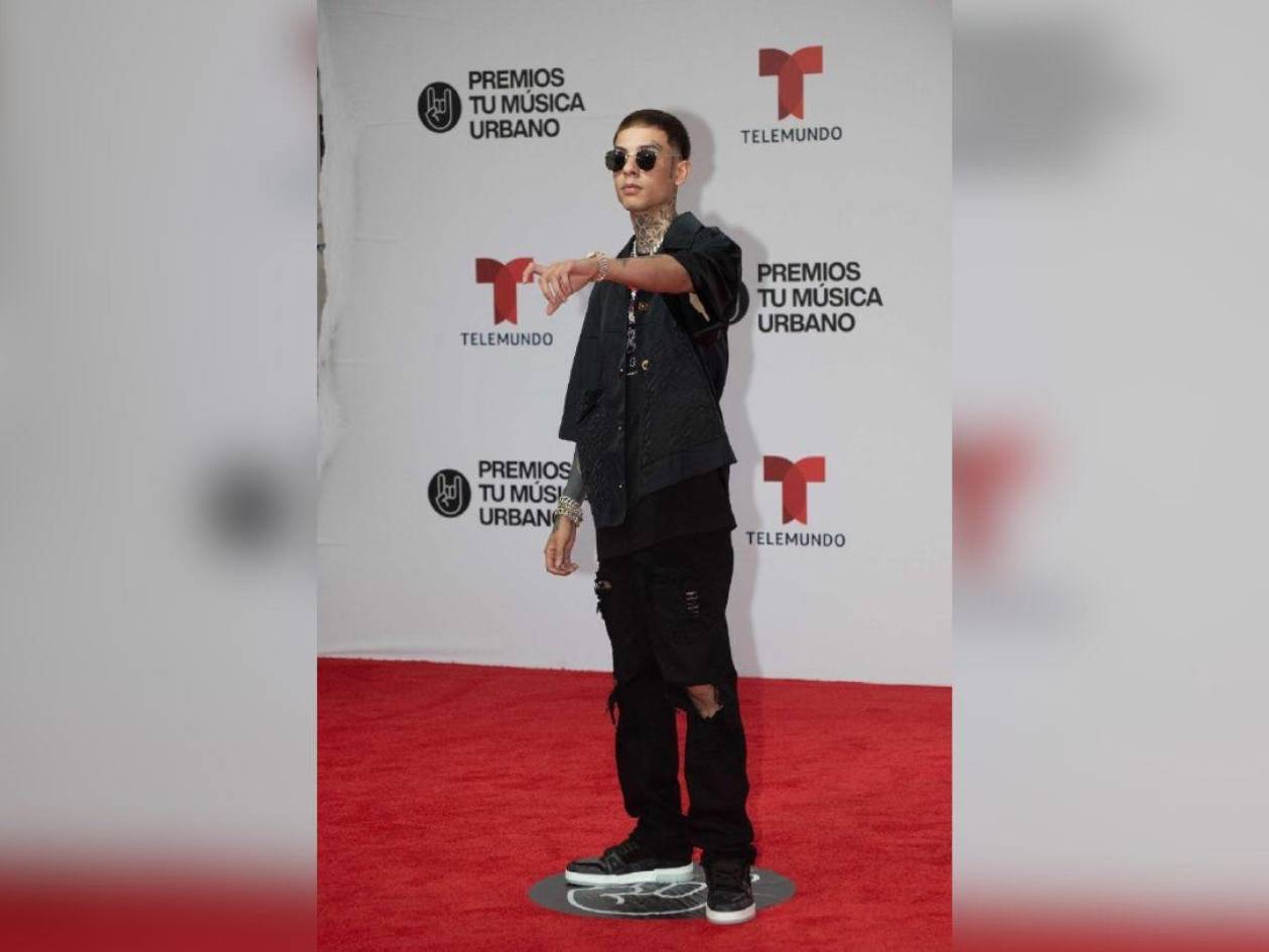 Natanael Cano cambia de estilo con su álbum urbano Porque La Demora