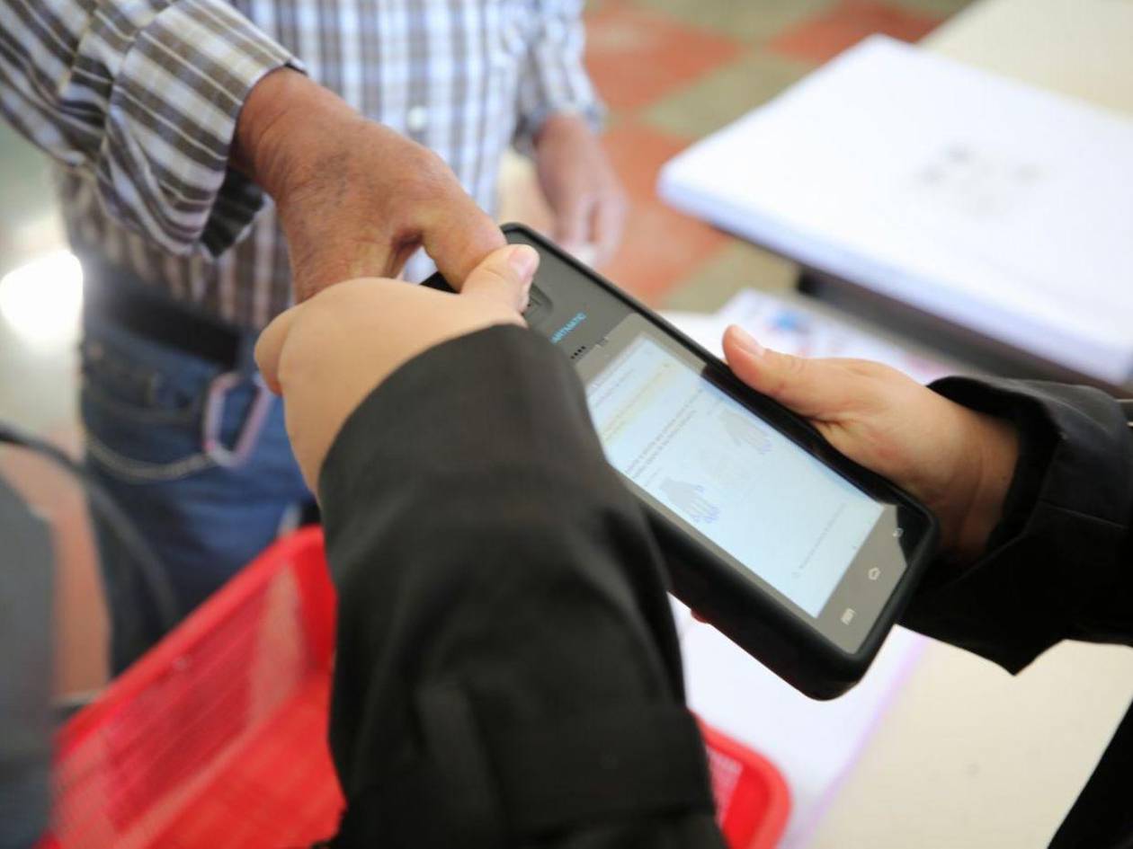 ¿Es posible dañar los lectores biométricos con una lija? Smartmatic aclara