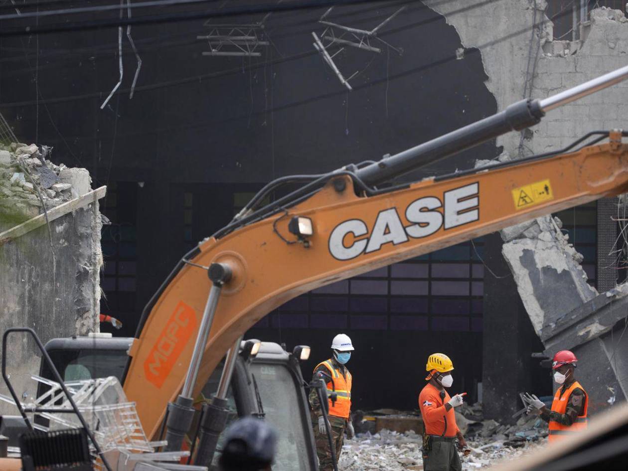 Procesan los escombros de la discoteca Jet Set colapsada en Santo Domingo