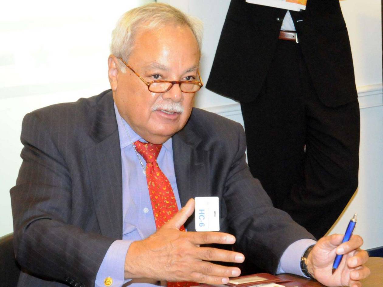 Fallece Cresencio Arcos, el embajador que dijo que la justicia en Honduras “muerde a los descalzos”
