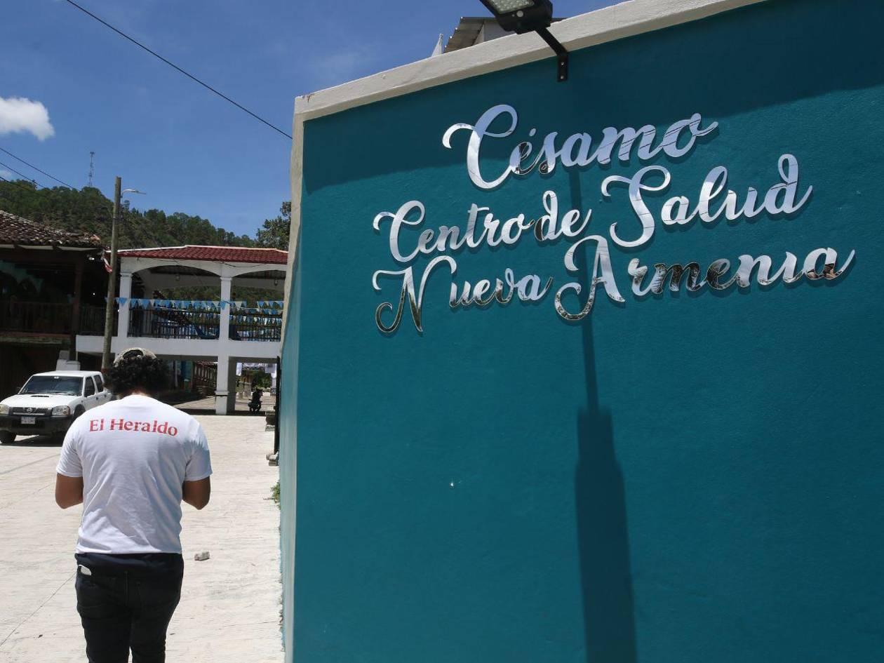 Nueva Armenia debe vacunar solo con tres enfermeros porque no hay médicos