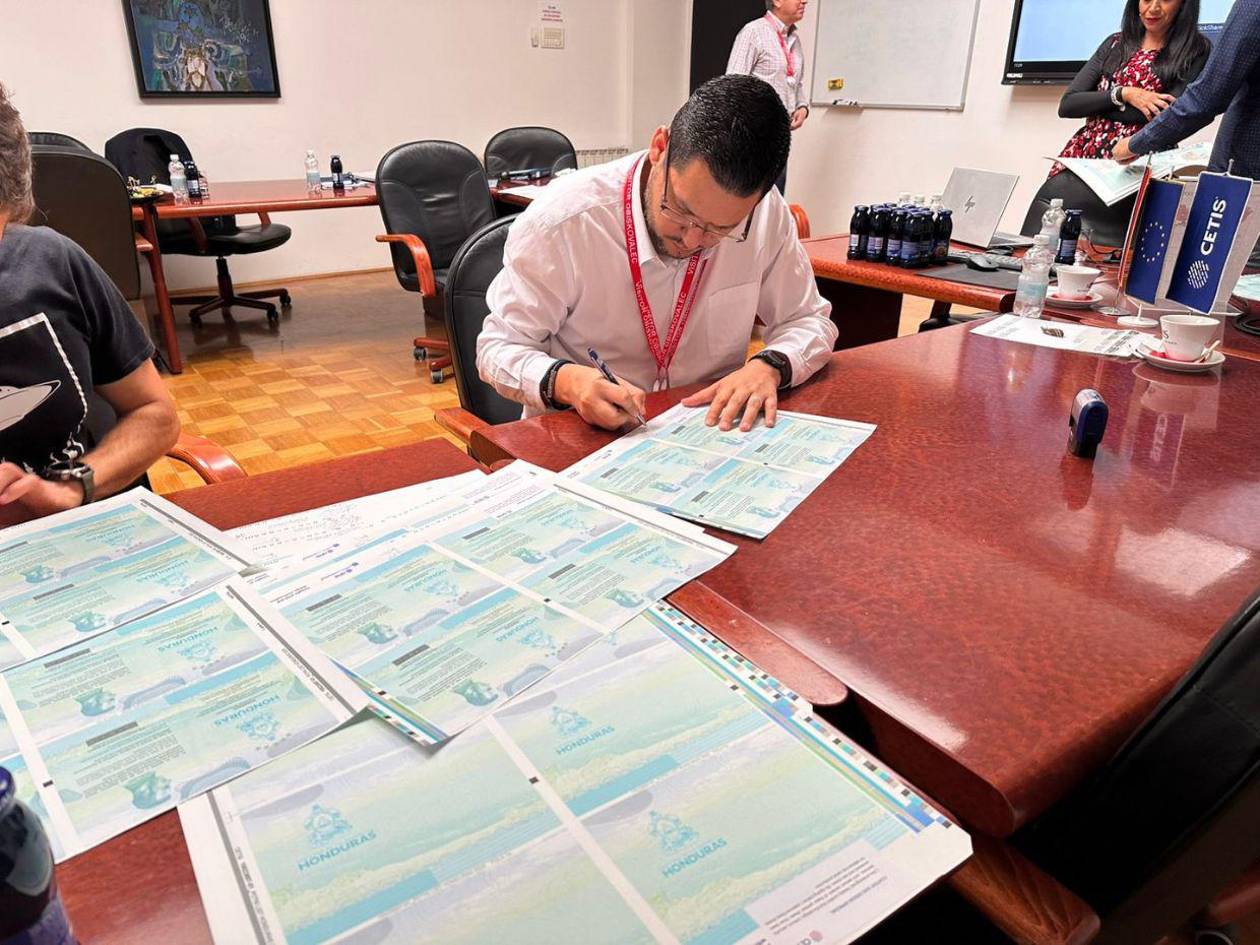 Empresa que ganó contrato de pasaportes pagó boletos aéreos a funcionarios del INM