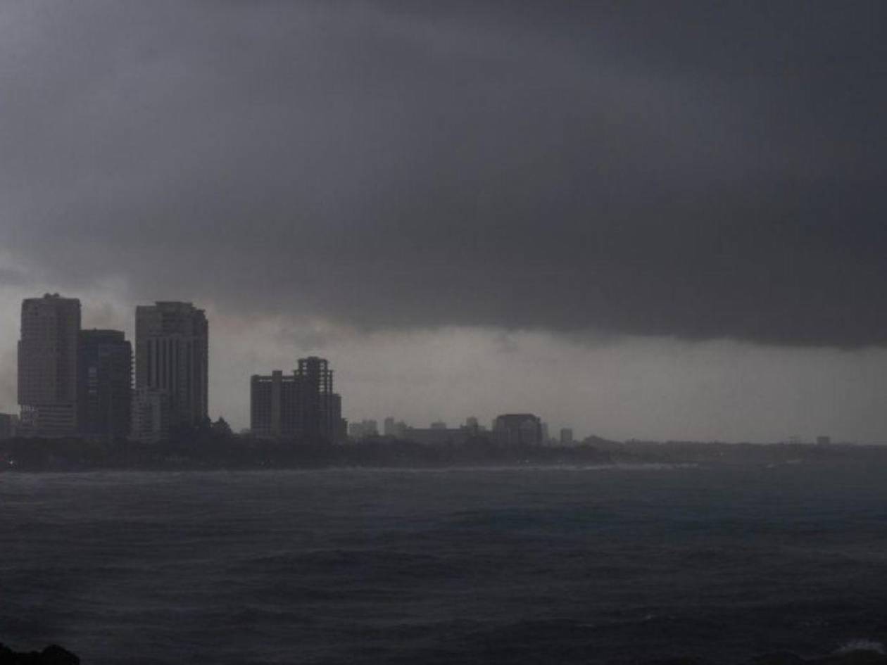 República Dominicana reduce jornada laboral ante alerta roja por tormenta Melissa