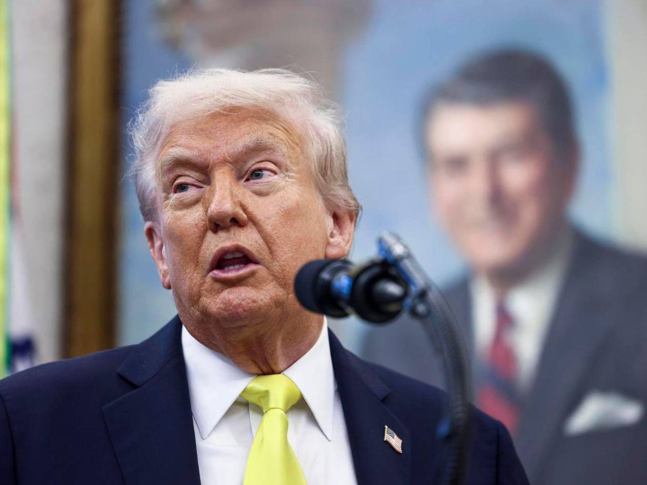 Trump califica como “chiste” las protestas masivas en su contra en EE UU