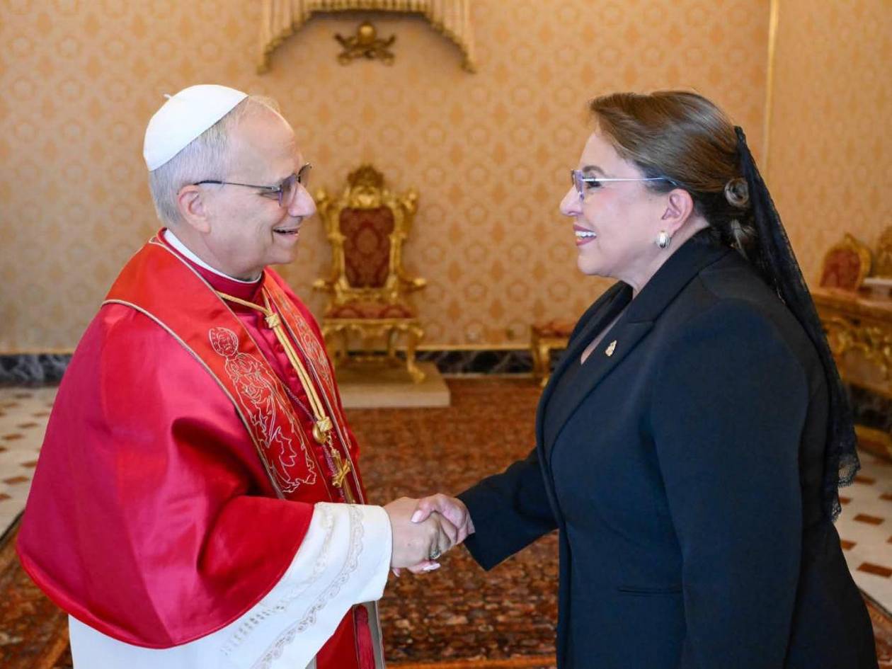 ¿De qué hablaron Xiomara Castro y el papa León XIV en su encuentro en el Vaticano?