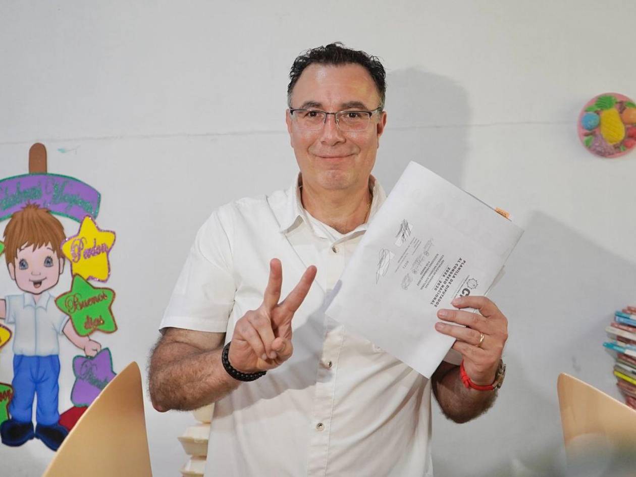 Luis Zelaya reconoce el triunfo de Salvador Nasralla en el Partido Liberal