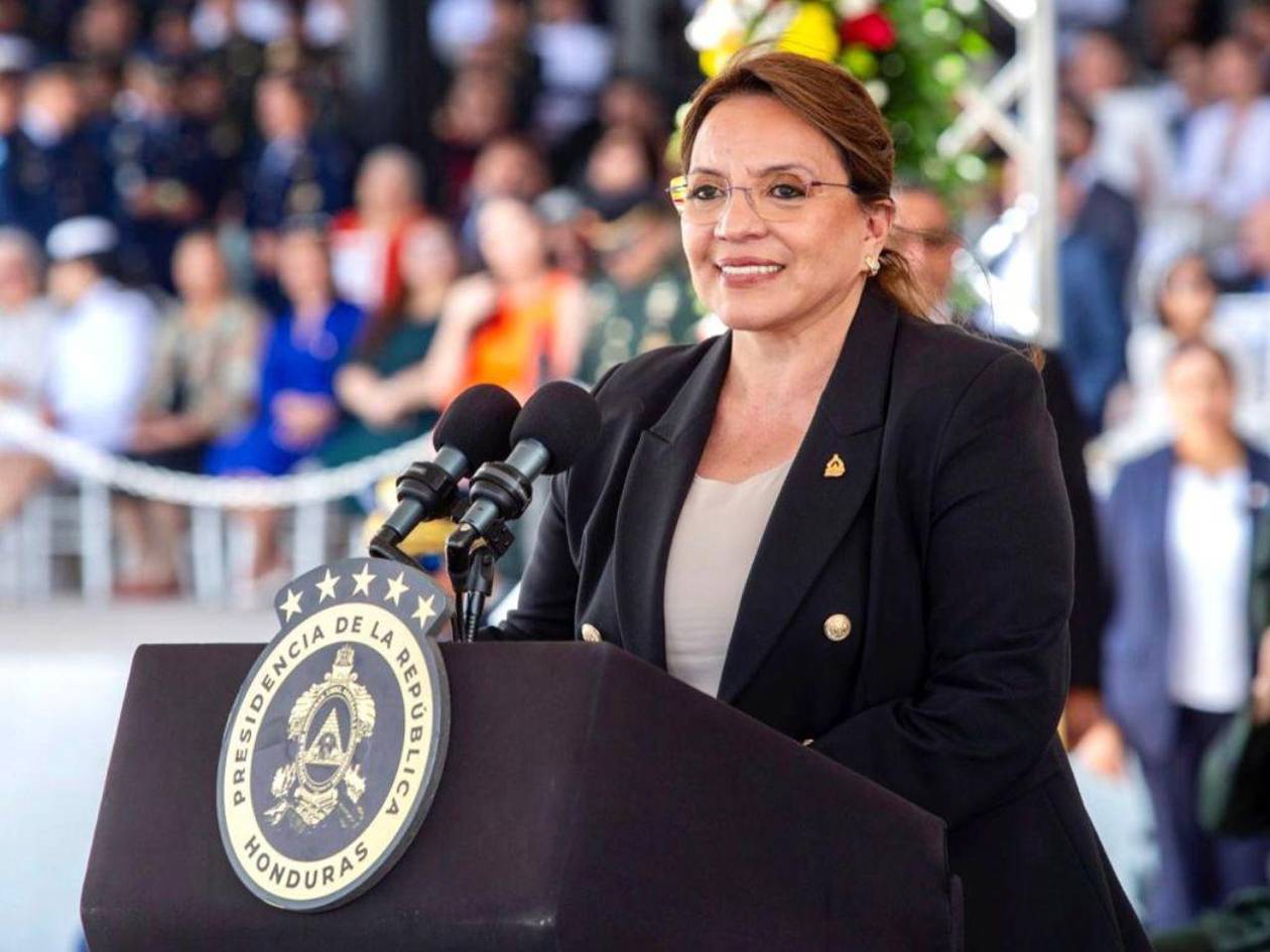 Xiomara Castro dice que elecciones se desarrollan “en paz y alegría cívica”