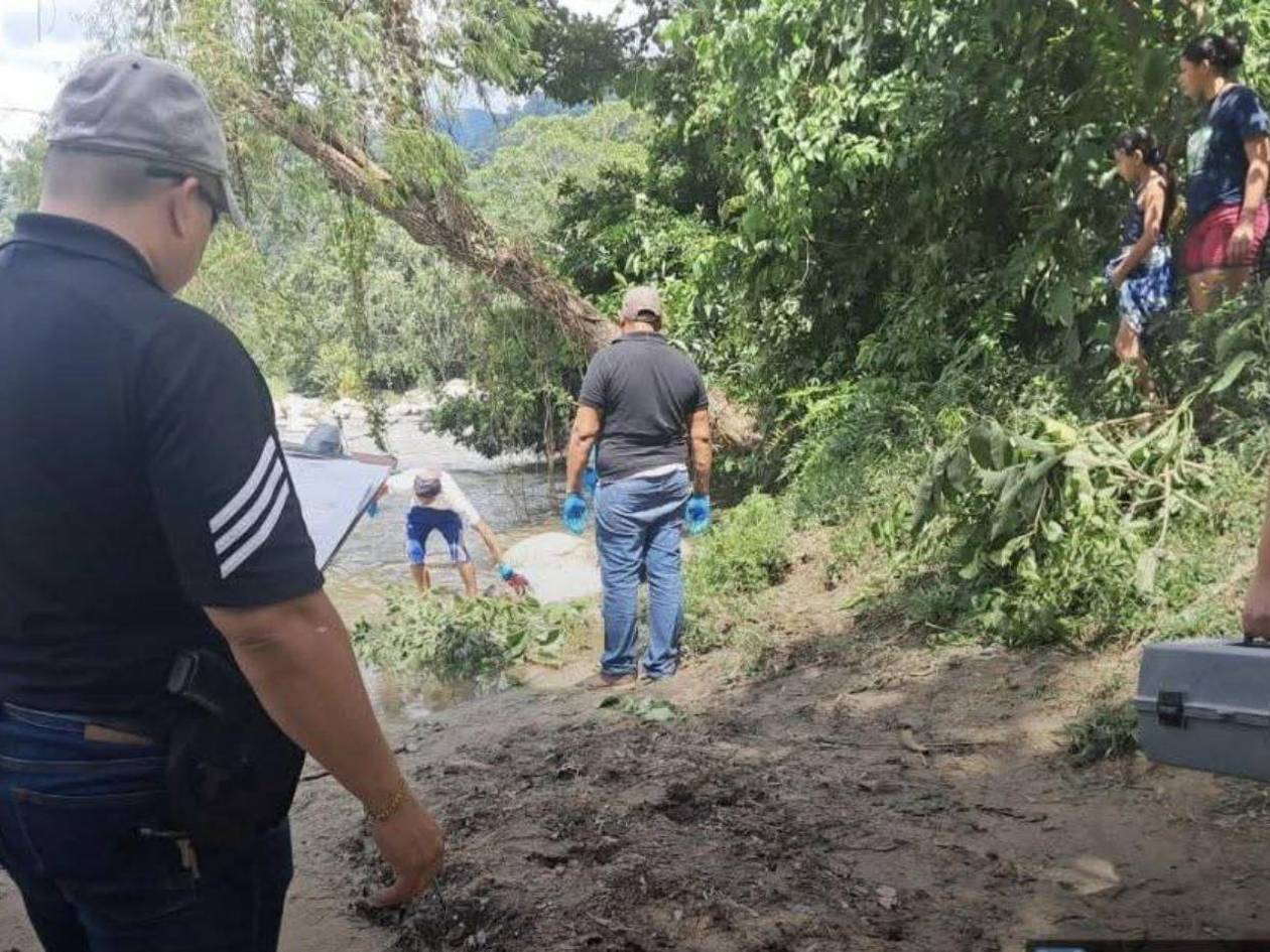 Encostalado hallan cuerpo de menor de 14 años en La Masica, Atlántida