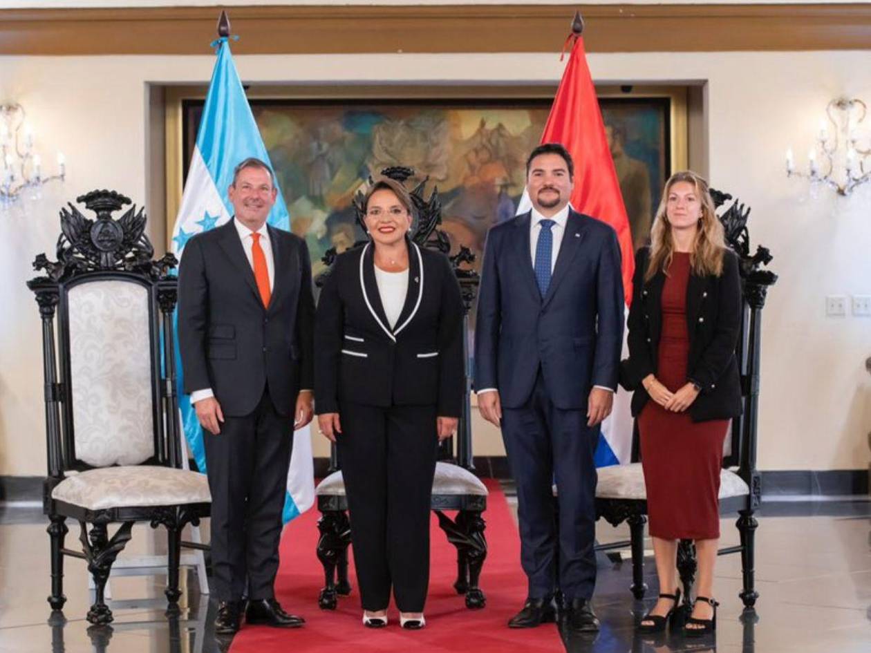 Presidenta Castro recibe credenciales de cuatro nuevos embajadores en Honduras