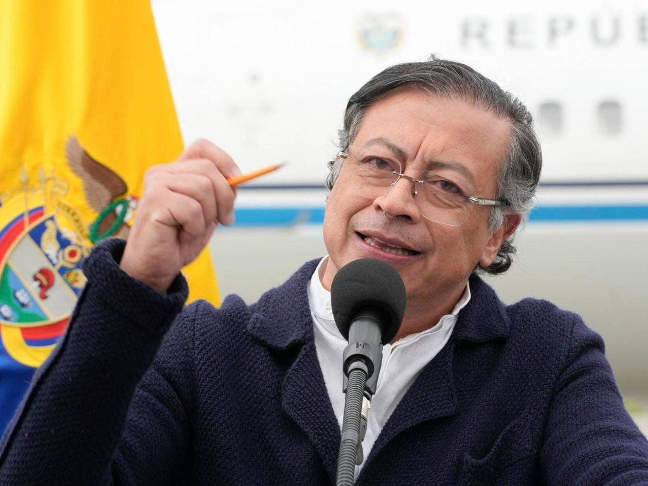 Secretario jurídico de Petro renuncia a su visa de EE UU en solidaridad con el presidente