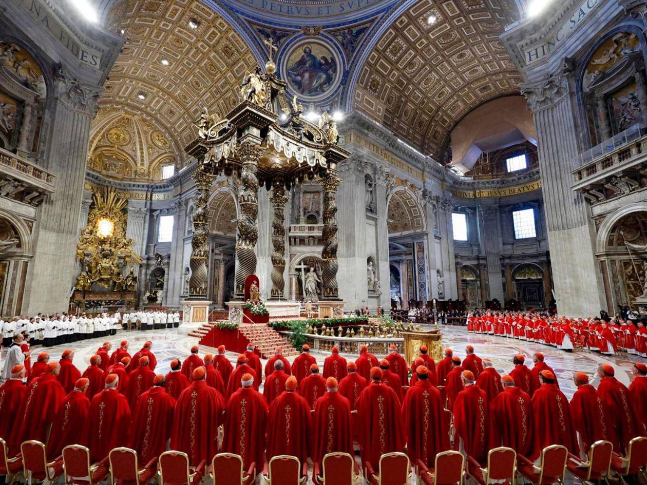 El nuevo papa, a la Sala de las Lágrimas antes de aparecer en el balcón de San Pedro