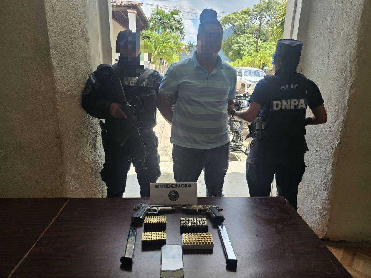 Capturan a hombre en posesión de armas y municiones en Trujillo