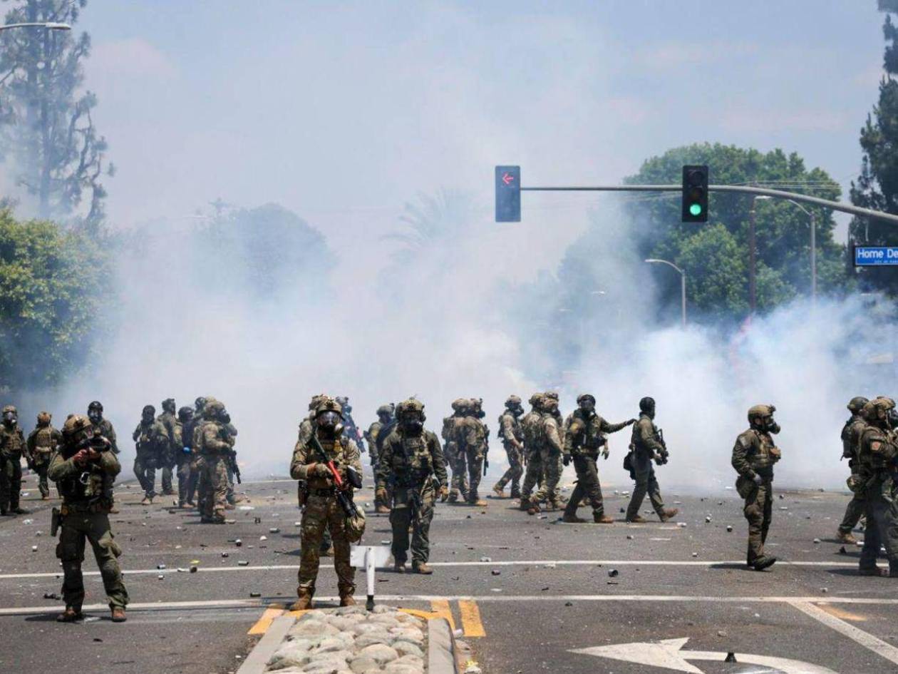 Trump responde a disturbios en Los Ángeles con despliegue de 2 mil soldados más