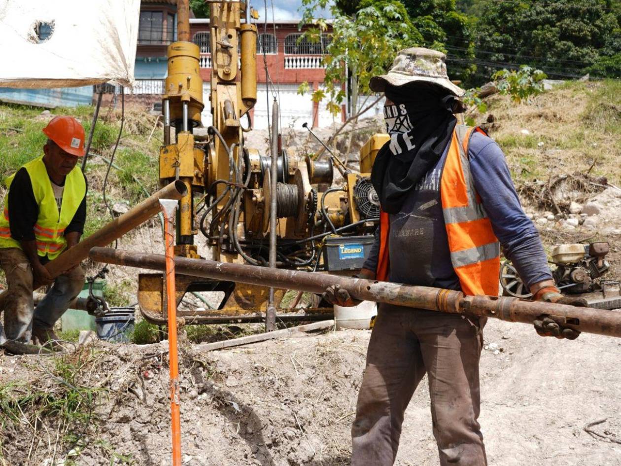 Instalan detectores de deslizamientos en el vulnerable barrio El Reparto