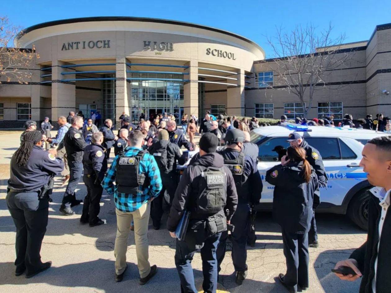 Al menos dos estudiantes heridos en tiroteo en escuela de Nashville, dice la policía