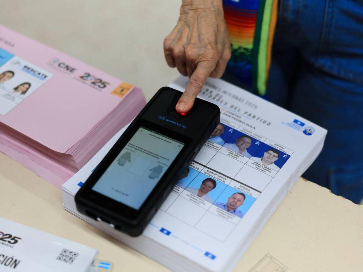 CNE asegura que maletas electorales ya fueron entregadas en su totalidad