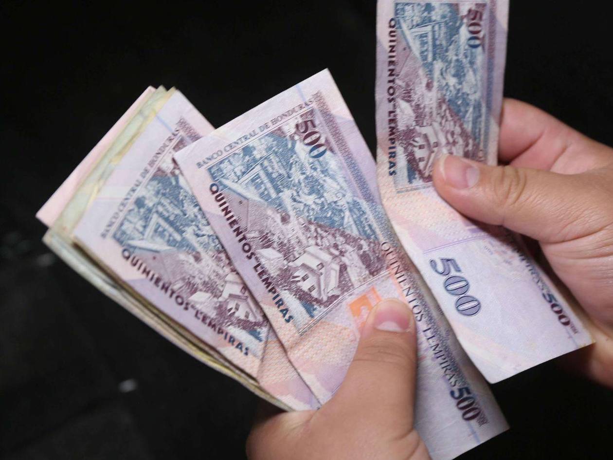 ¿Cuántos menores de 30 años tienen millonarias cuentas de ahorro?