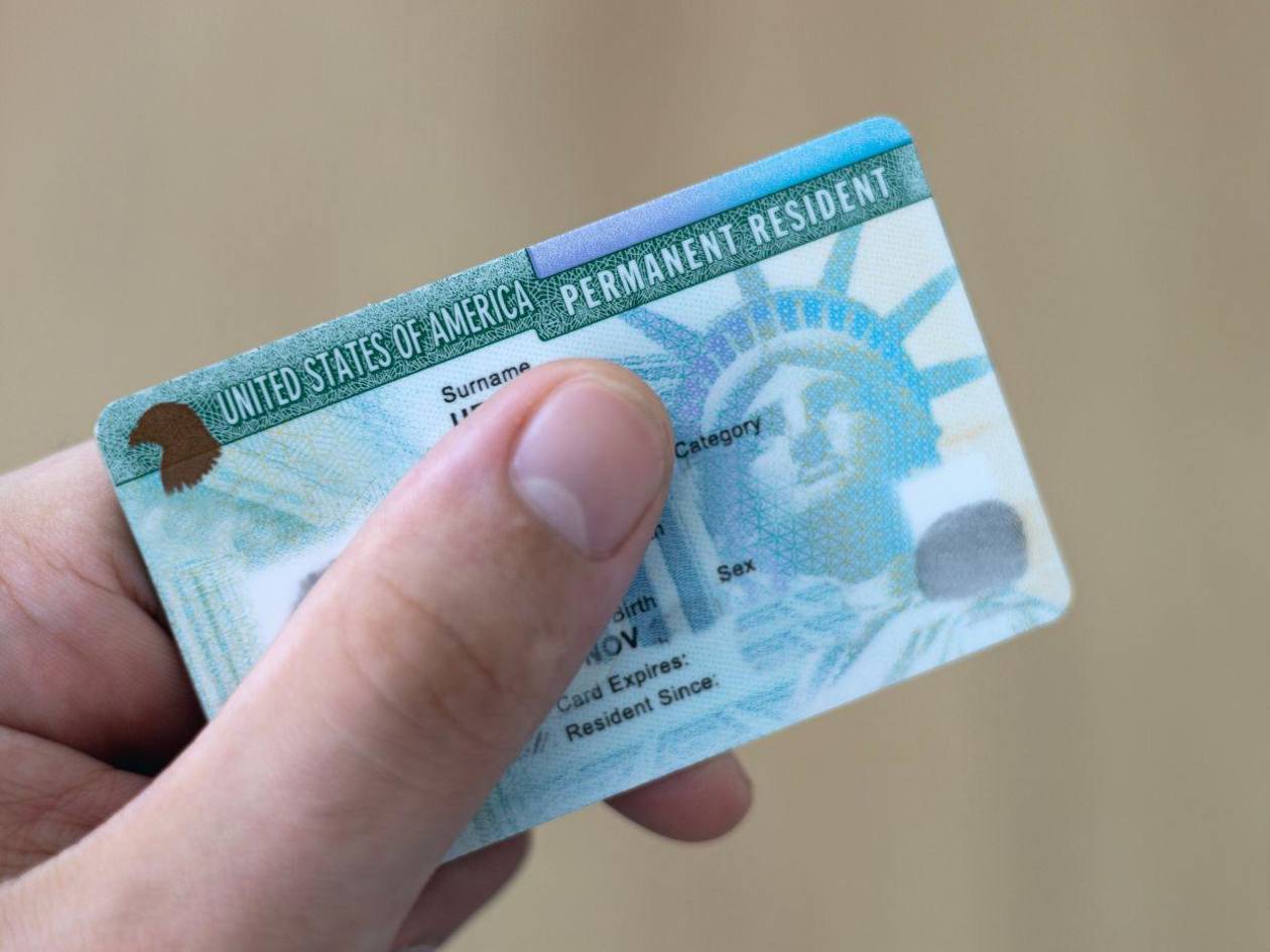 Endurecen requisitos para solicitar la residencia permanente por lazos familiares en EE UU