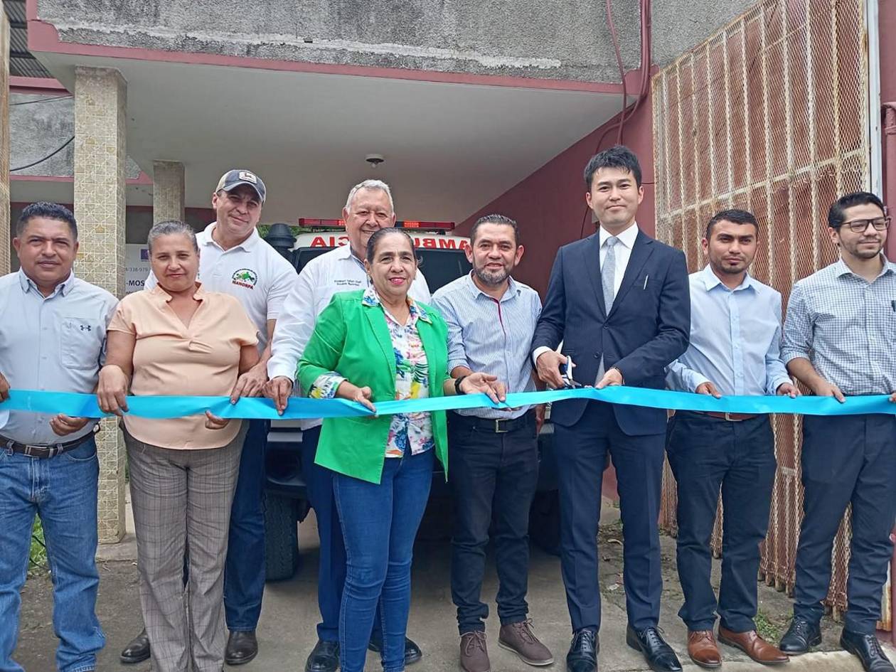 Japón dona ambulancia a municipio de San Lucas, El Paraíso