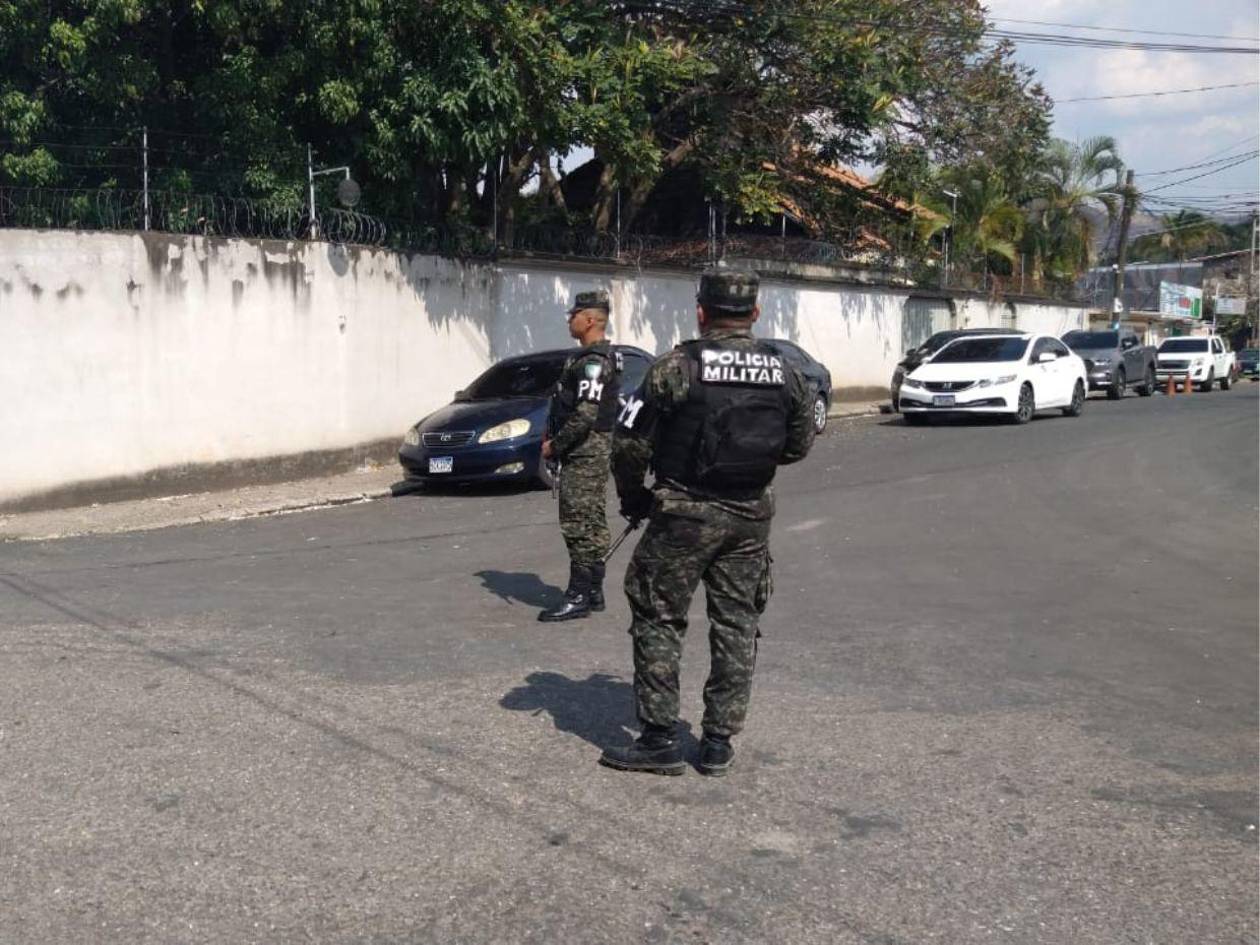 Directora de Elliot Dover School: La escuela no tiene ningún tipo de amenaza