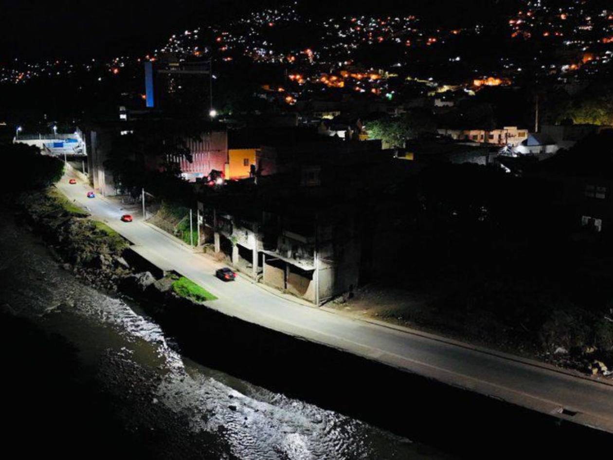 Iluminan tramo entre el IHSS del Barrio Abajo y puente Soberanía de Tegucigalpa