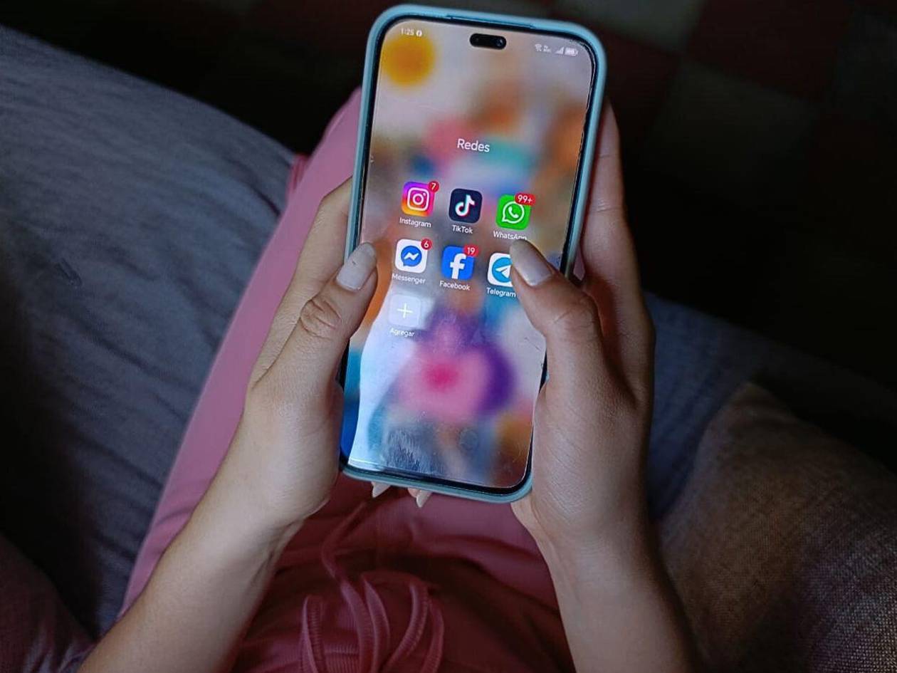 Uno de cada diez niños crea vínculos sentimentales con extraños en línea