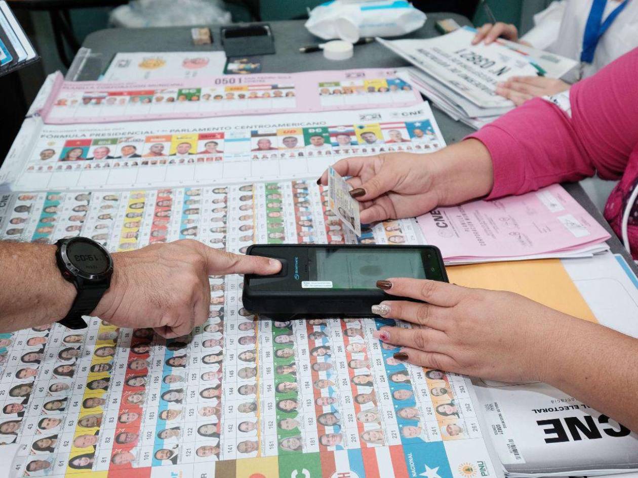 Oposición cuestiona sistema biométrico de Conatel en medio de elecciones