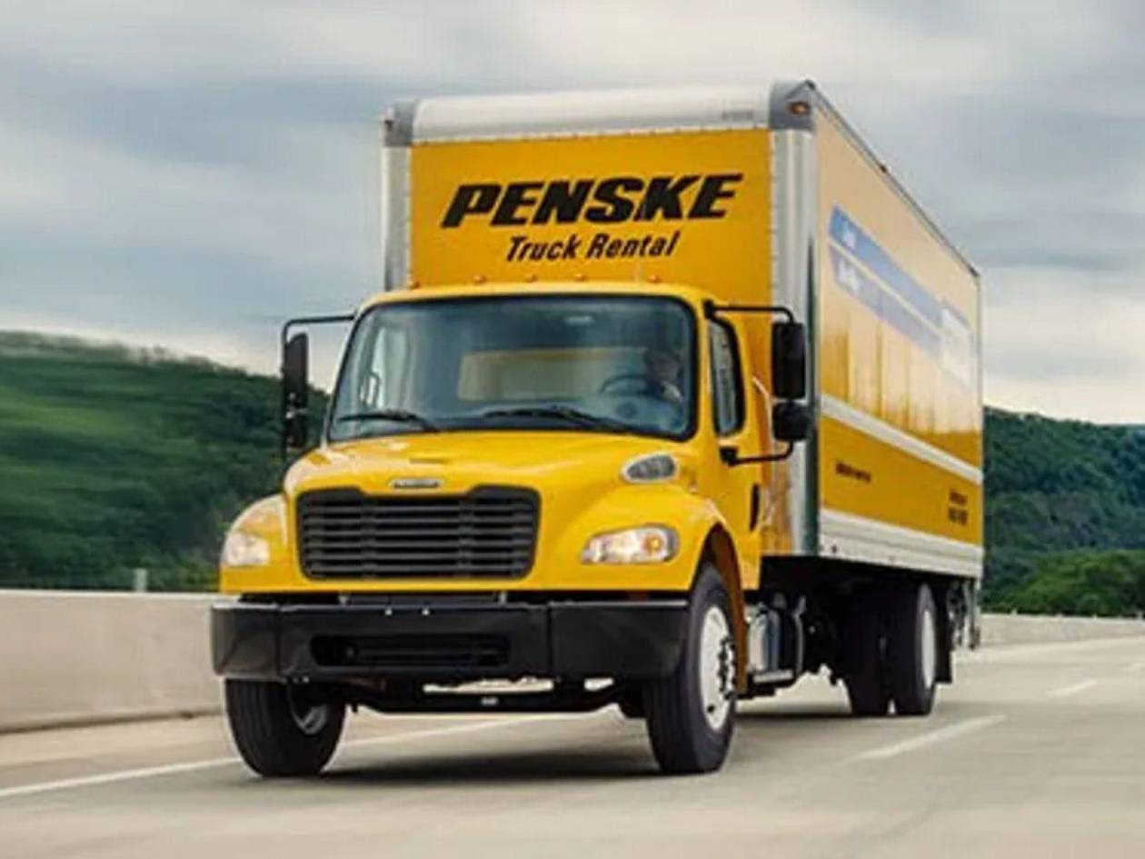 Empresa rechaza alquilar sus camiones para redadas contra migrantes en Los Ángeles