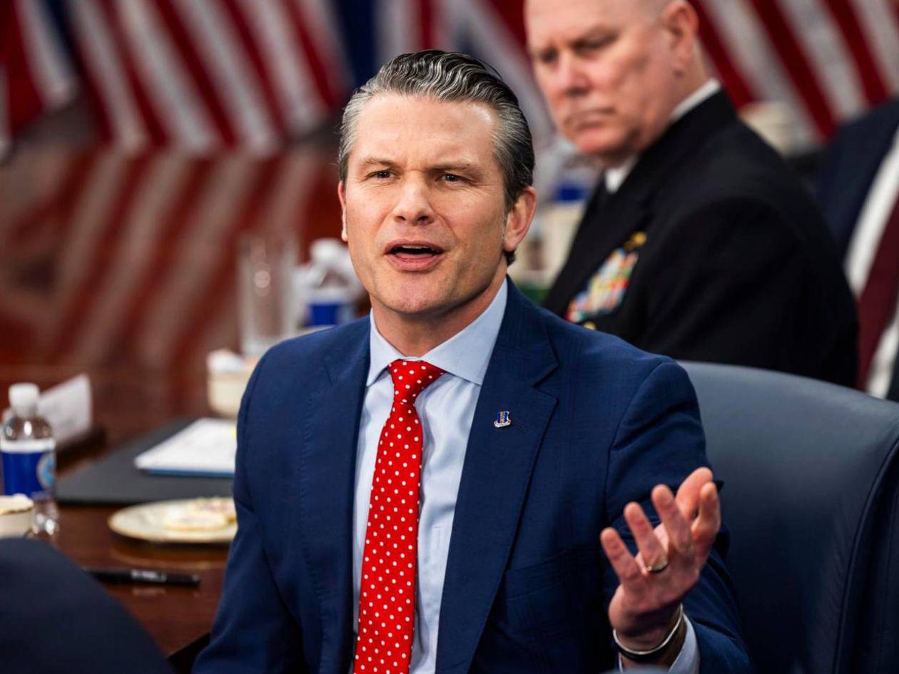 Emojis, un periodista y posibles delitos: lo que se sabe del chat con secretos de guerra de EE UU