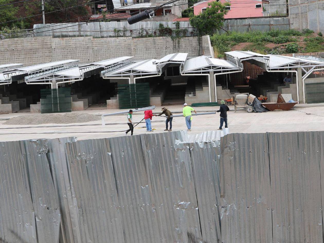 Obras de mercados municipales en la capital registran avances de entre 7.5% y 92%