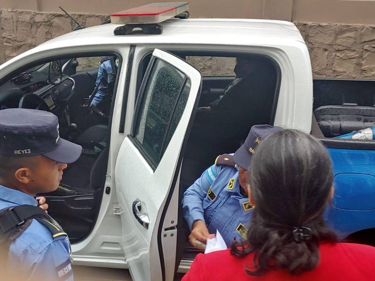 Arresto domiciliario dictan a jueza señalada de participar en saqueo al Estado