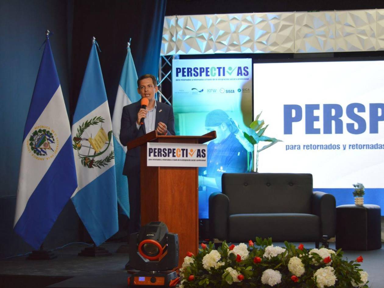 Honduras impulsa modelo de reintegración para migrantes retornados