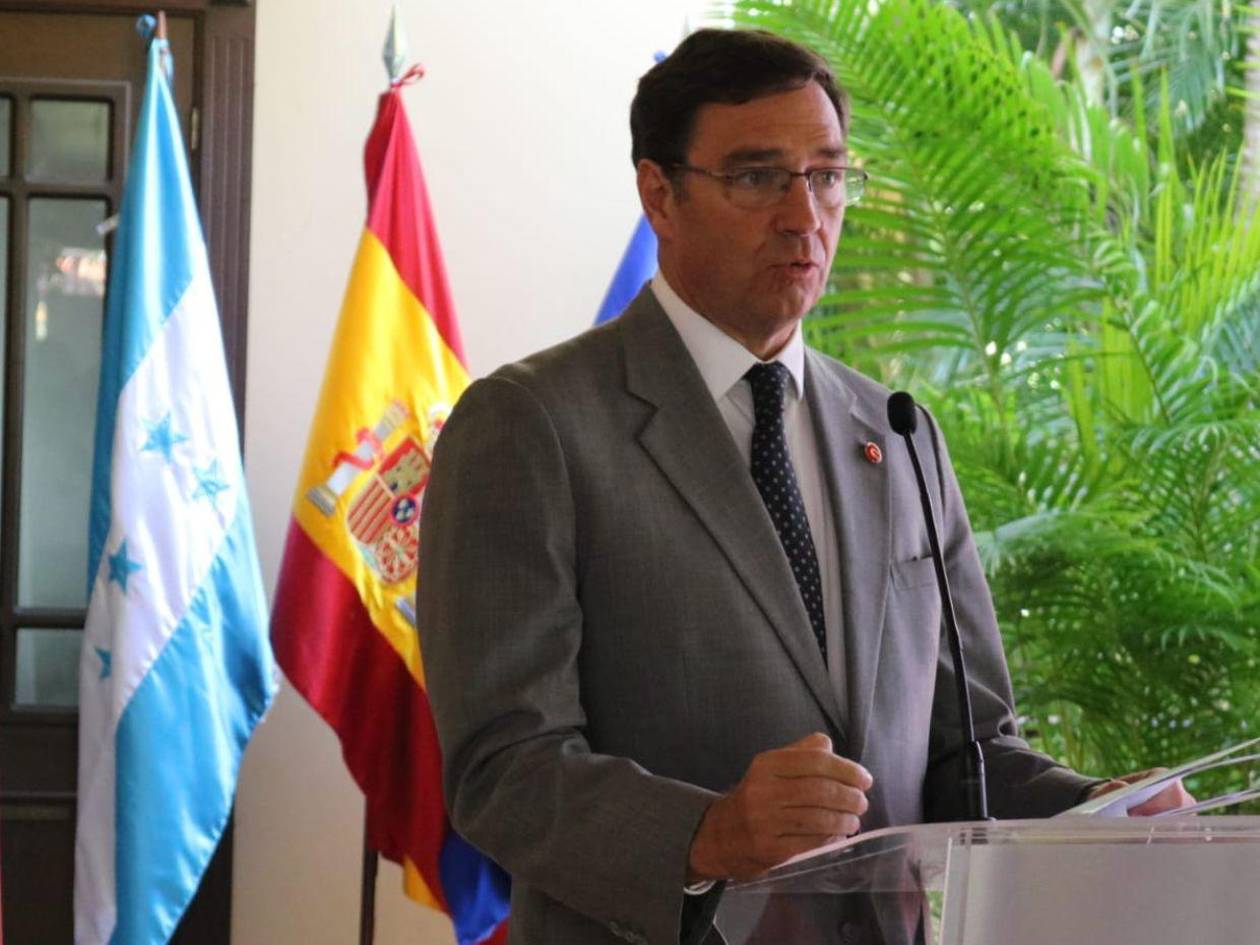 Embajador de España dice que el hondureño se ha integrado de forma ejemplar en su país