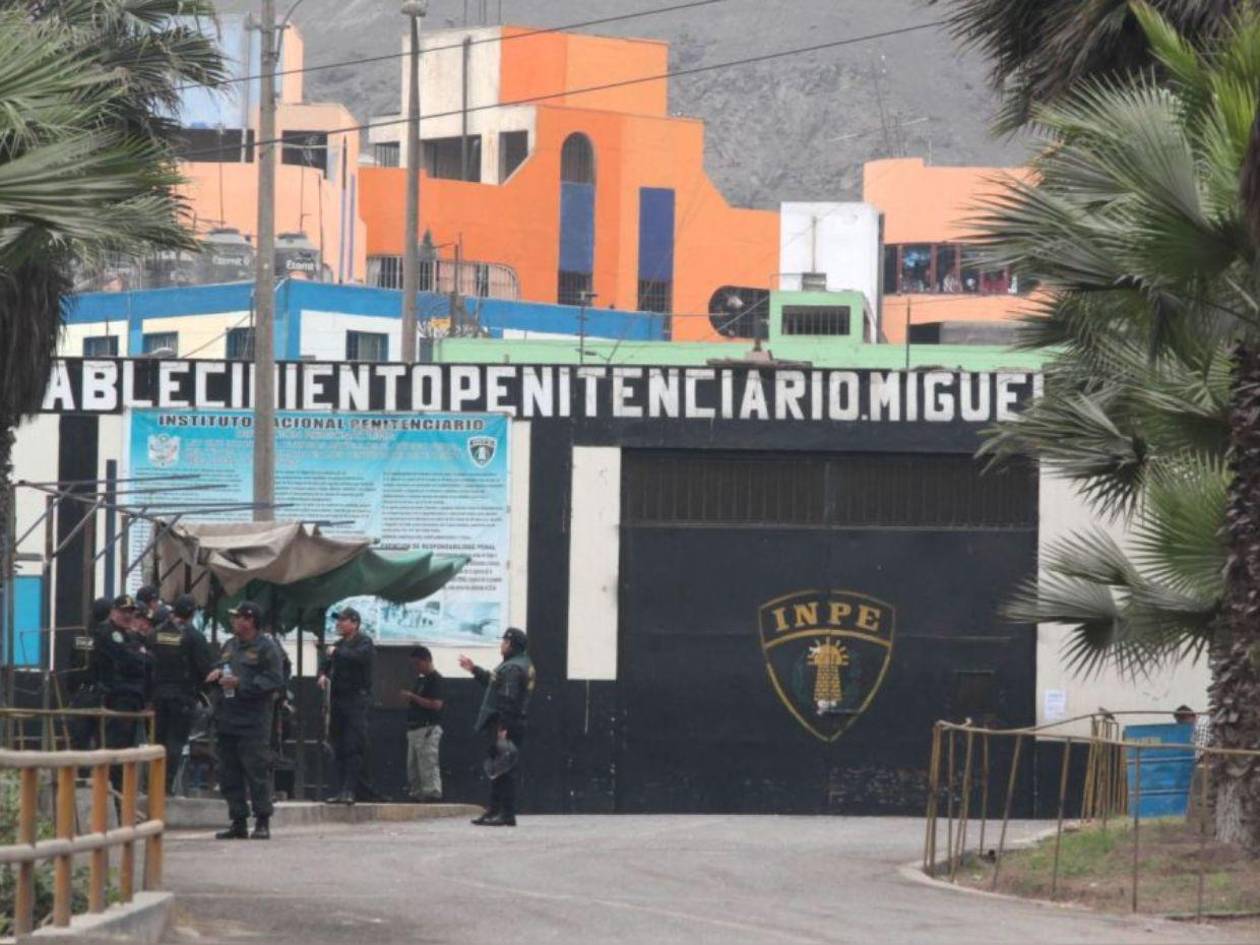 Perú confirma que delincuentes trataron de extorsionar a guardias de una cárcel