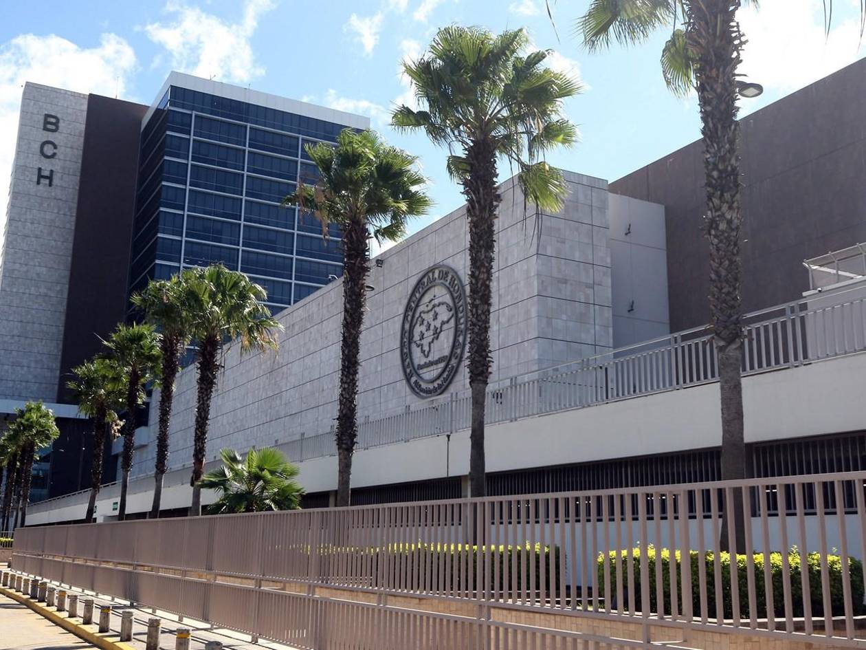 Tipo de cambio se apreció hoy a valores reportados el pasado 3 de junio